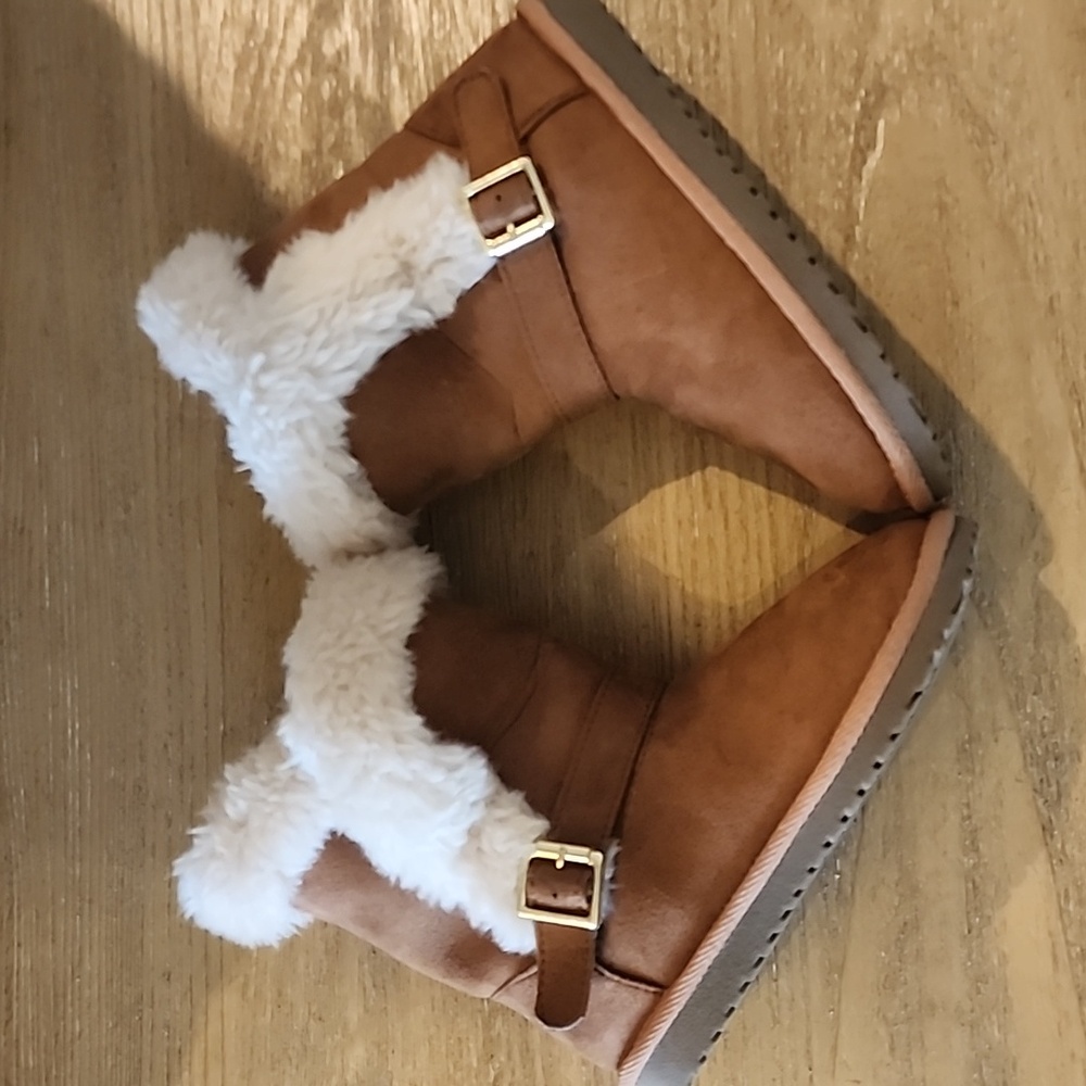 Girls Tan Buckle Faux Fur Chalet Boots